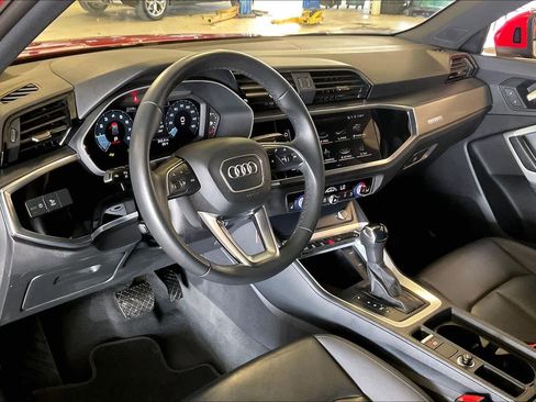 Used 2025 Audi Q3 2.0T Premium image 16