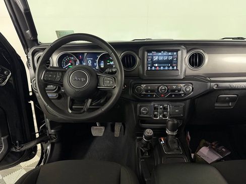 Certified 2023 Jeep Wrangler Unlimited AWD/4WD image 15