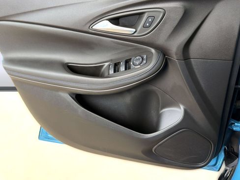 Used 2025 Buick Encore GX Sport Touring w/ Advanced Technology Package FWD image 12
