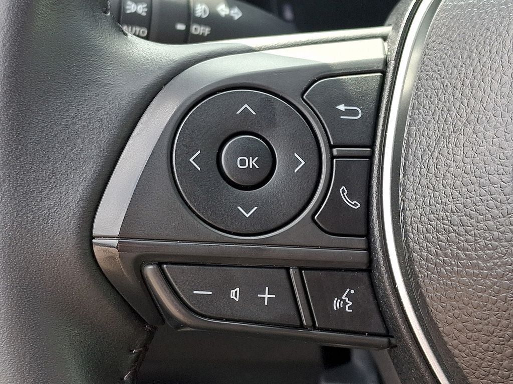 Used 2025 Toyota Corolla Cross XLE w/ Convenience Package AWD/4WD image 21
