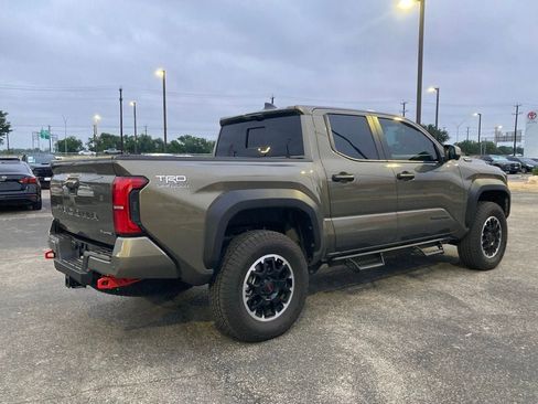 Used 2026 Toyota Tacoma TRD Off-Road AWD/4WD image 5