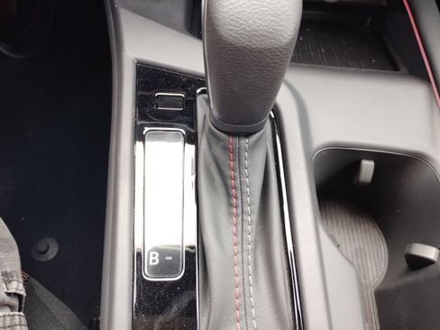 New 2026 Nissan Sentra SR w/ Floor Mat Package FWD image 7