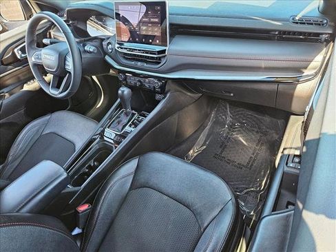 Used 2024 Jeep Compass Trailhawk image 20