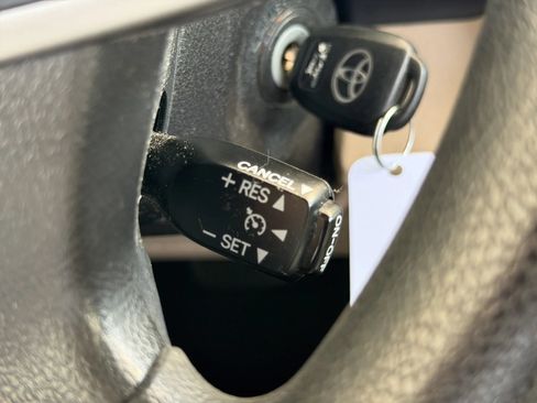 Used 2014 Toyota Camry LE FWD image 28