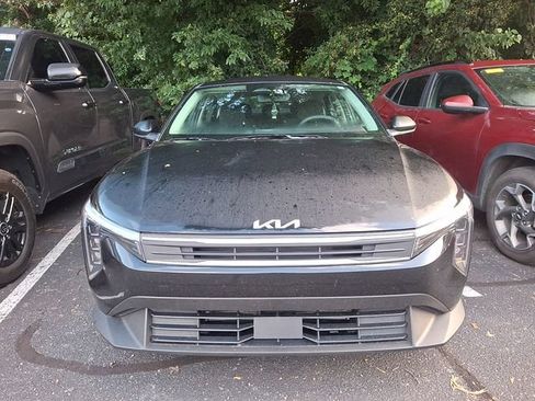Used 2025 Kia K4 FWD image 2