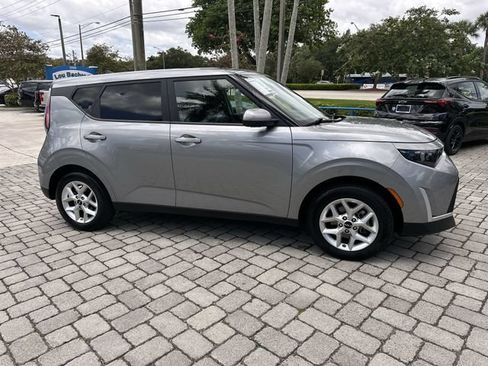 Used 2024 Kia Soul LX w/ Option Group 015 FWD image 15