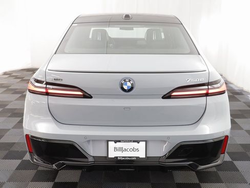 Certified 2025 BMW 750e xDrive w/ Executive Package image 18