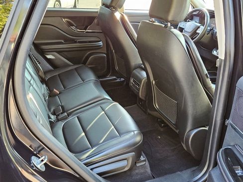 Used 2023 Lincoln Corsair AWD image 14