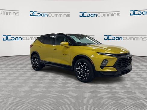 Used 2023 Chevrolet Blazer RS w/ Enhanced Convenience Package AWD/4WD image 2