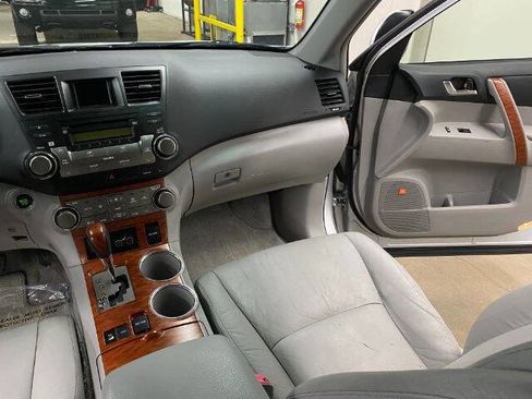 Used 2009 Toyota Highlander Limited AWD/4WD image 21
