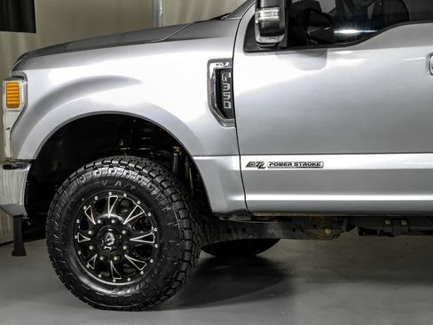 Used 2021 Ford F350 XLT w/ XLT Premium Package AWD/4WD image 12