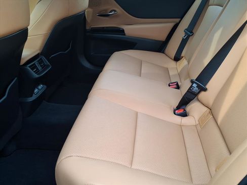 Certified 2023 Lexus ES 350 w/ Premium Package image 8