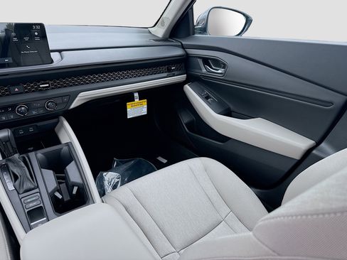 New 2026 Honda Accord SE image 18