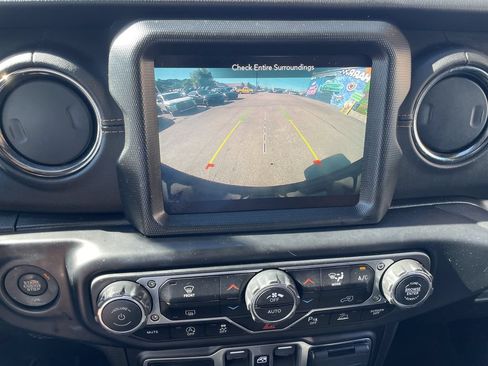 Used 2022 Jeep Wrangler Unlimited Sahara AWD/4WD image 20