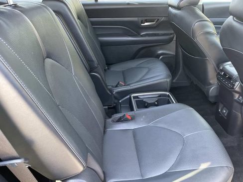 Used 2024 Toyota Grand Highlander AWD image 32