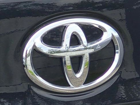 Used 2022 Toyota Corolla Cross L FWD image 13