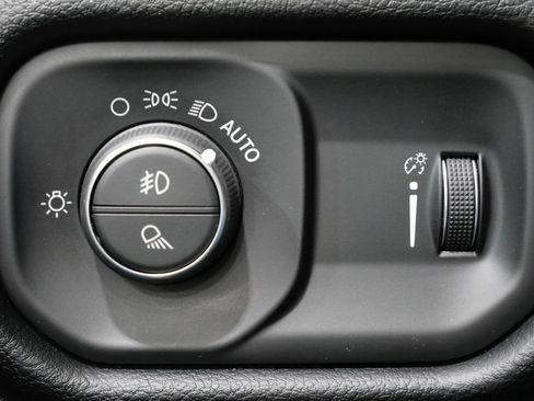 Used 2022 RAM 1500 Big Horn AWD/4WD image 14
