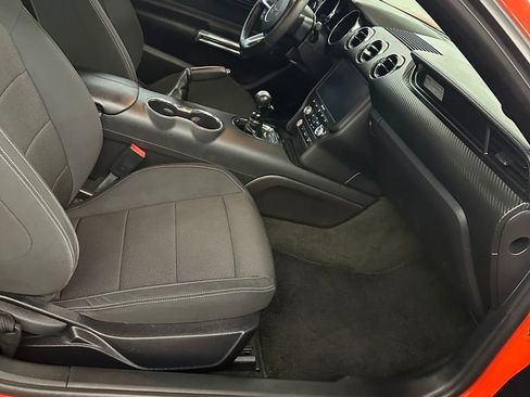 Used 2015 Ford Mustang Coupe RWD image 30