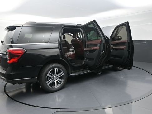 Used 2022 Ford Expedition Limited AWD/4WD image 23