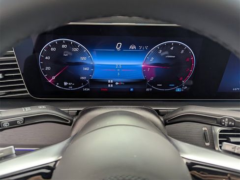 New 2026 Mercedes-Benz GLS 450 4MATIC image 18