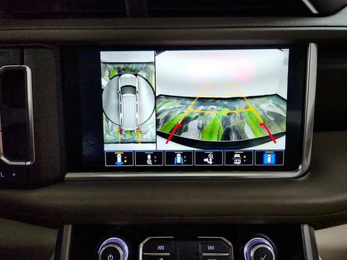 Used 2022 GMC Yukon XL Denali AWD/4WD image 20