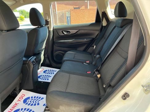 Used 2017 Nissan Rogue S AWD/4WD image 11