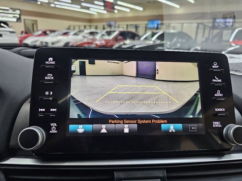 Used 2018 Honda Accord Touring image 31