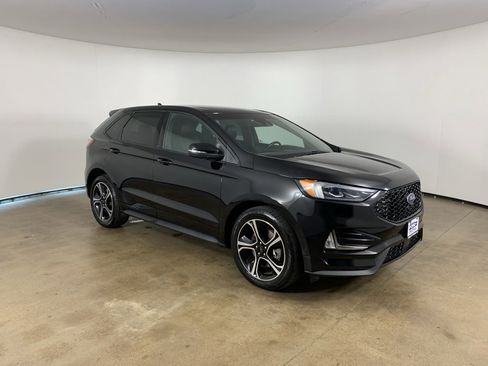 Used 2020 Ford Edge ST w/ Equipment Group 401A image 4