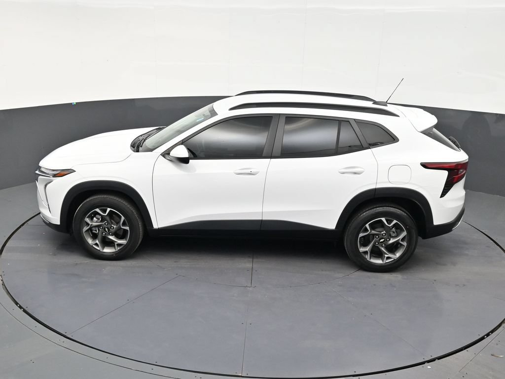 Used 2024 Chevrolet Trax LT w/ Driver Confidence Package FWD image 13