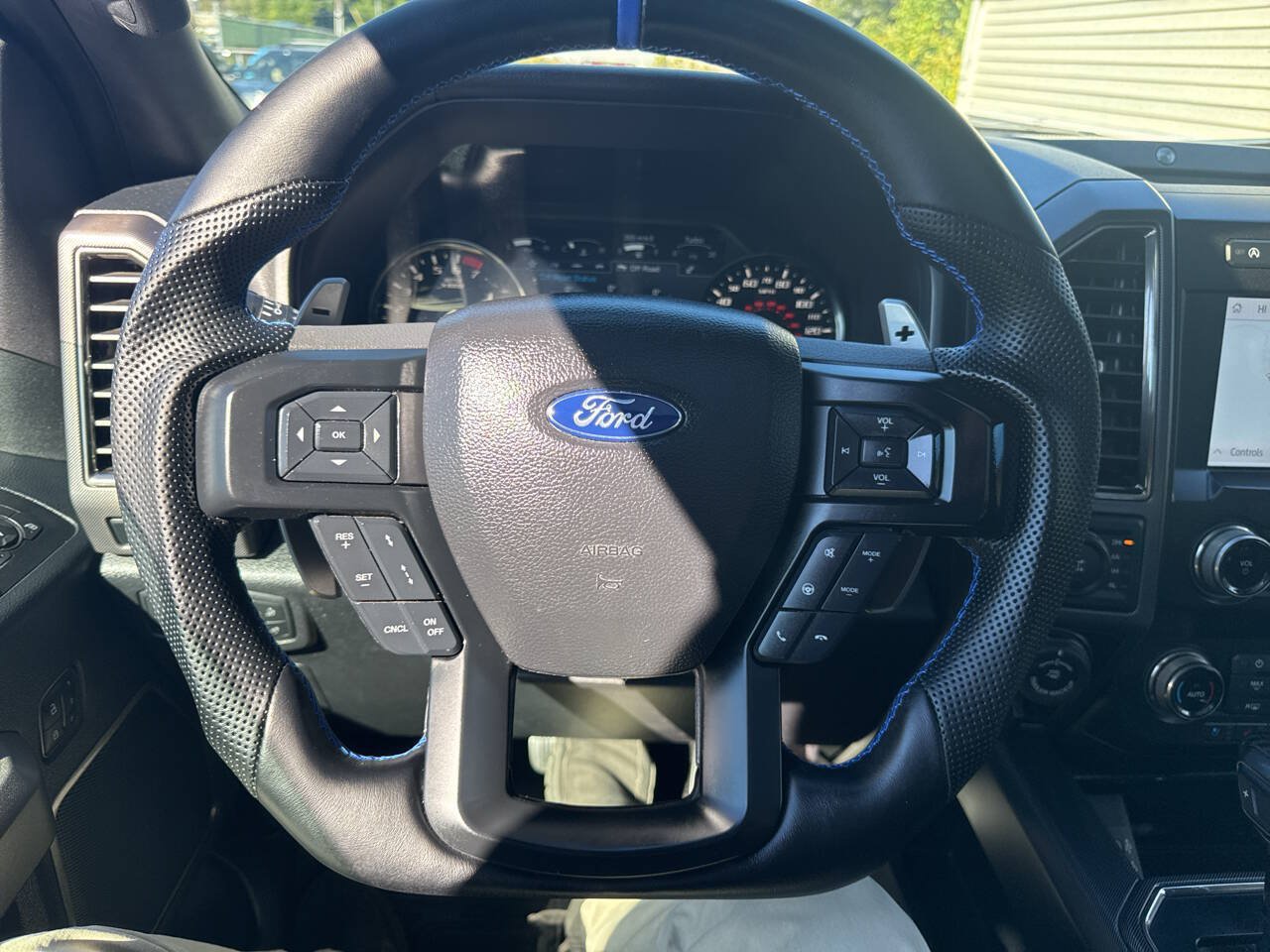Used 2019 Ford F150 Raptor w/ Equipment Group 802A Luxury AWD/4WD image 30