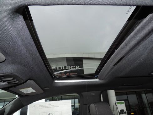 New 2025 GMC Canyon Elevation w/ Convenience Package image 18