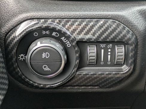 Used 2022 Jeep Gladiator Sport AWD/4WD image 24