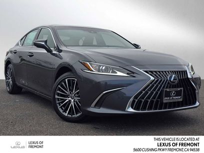 New 2025 Lexus ES 350 w/ Premium Package