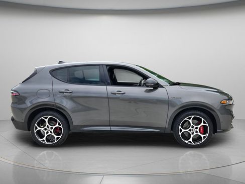 Used 2024 Alfa Romeo Tonale Veloce w/ Active Assist Package AWD/4WD image 5
