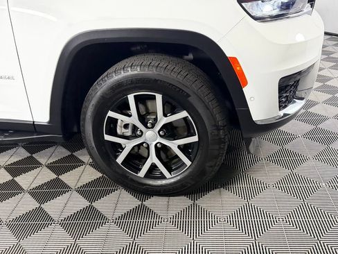 Certified 2025 Jeep Grand Cherokee L Limited w/ Luxury Tech Group II RWD image 10