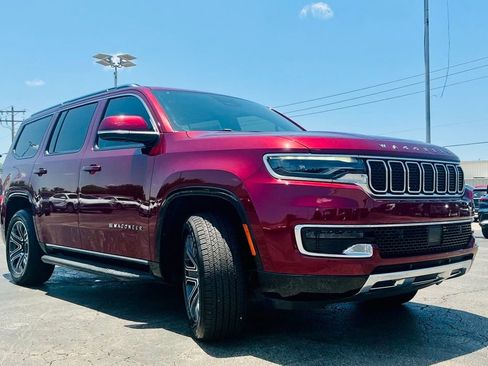 Used 2022 Jeep Wagoneer Series III w/ Flexible Seating Group AWD/4WD image 15