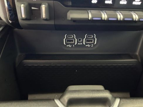 Used 2023 RAM 1500 Laramie AWD/4WD image 56