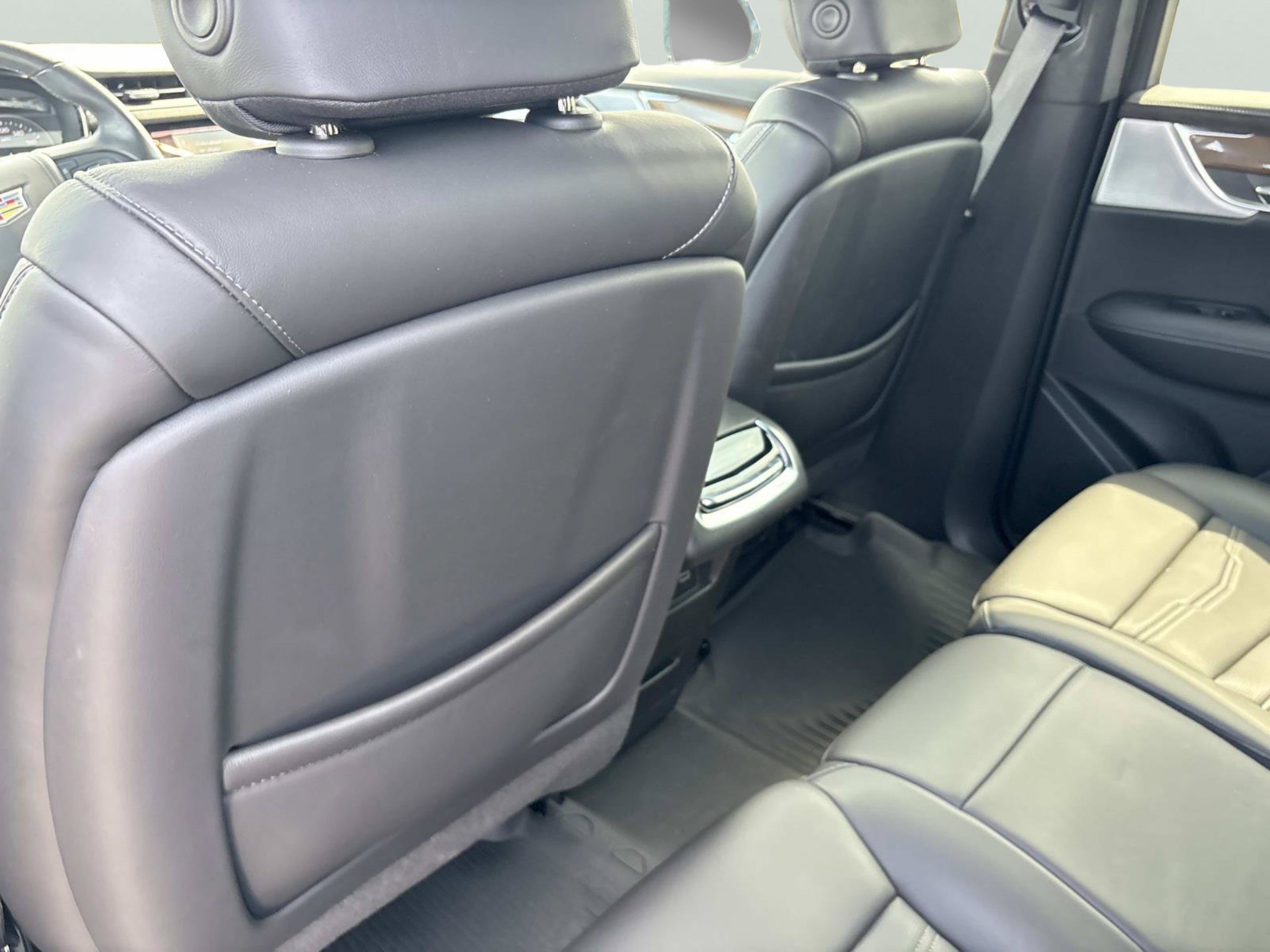 Used 2023 Cadillac XT6 Premium Luxury w/ Platinum Package FWD image 16
