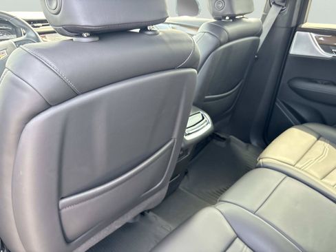 Used 2023 Cadillac XT6 Premium Luxury w/ Platinum Package FWD image 16