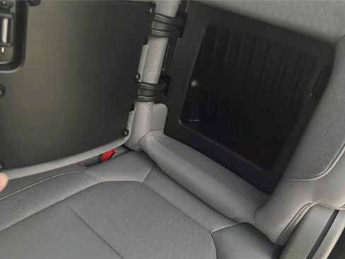 Used 2020 Chevrolet Silverado 1500 RST image 21