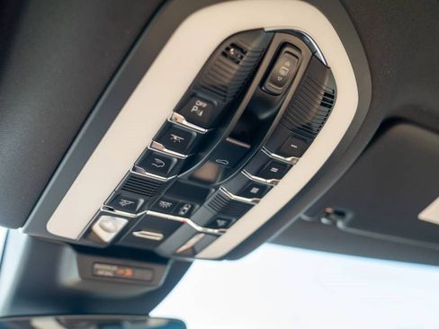 New 2026 Porsche Macan AWD/4WD image 22