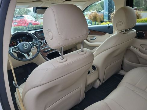 Used 2022 Mercedes-Benz GLC 300 4MATIC w/ Premium Package Lite image 17