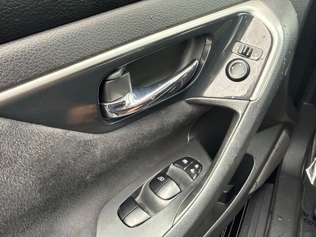 Used 2014 Nissan Altima 2.5 SV FWD image 17