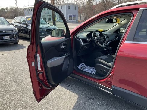 Used 2014 Jeep Cherokee Latitude w/ Comfort/Convenience Group image 21