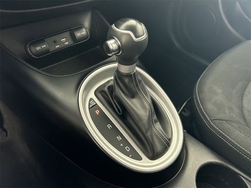 Used 2017 Kia Soul + image 26