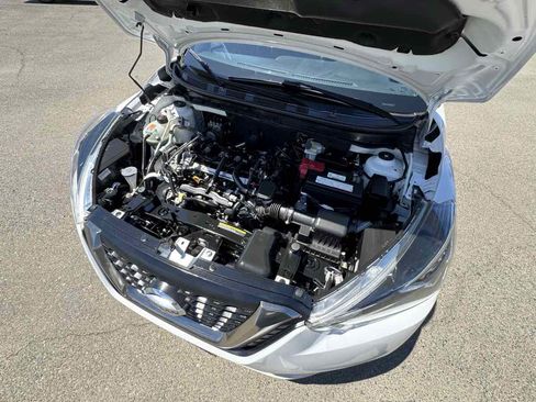 Used 2019 Nissan Kicks SR FWD image 42