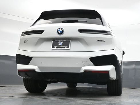 Used 2024 BMW iX xDrive50 w/ Premium Package AWD/4WD image 33