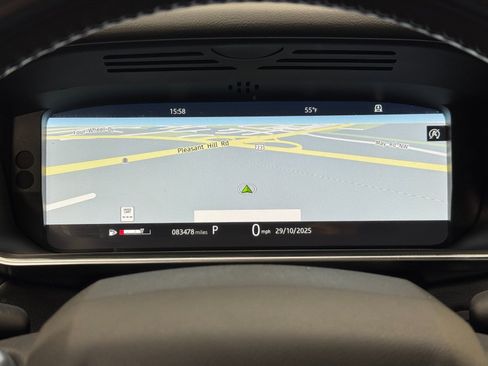 Used 2018 Land Rover Range Rover Sport HSE image 18