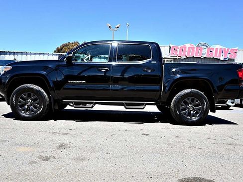 Used 2020 Toyota Tacoma SR5 w/ Technology Package AWD/4WD image 4