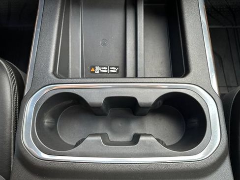 Used 2019 Chevrolet Silverado 1500 High Country w/ Technology Package AWD/4WD image 35